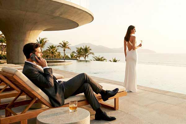 Dubai sugar daddy travel buddy